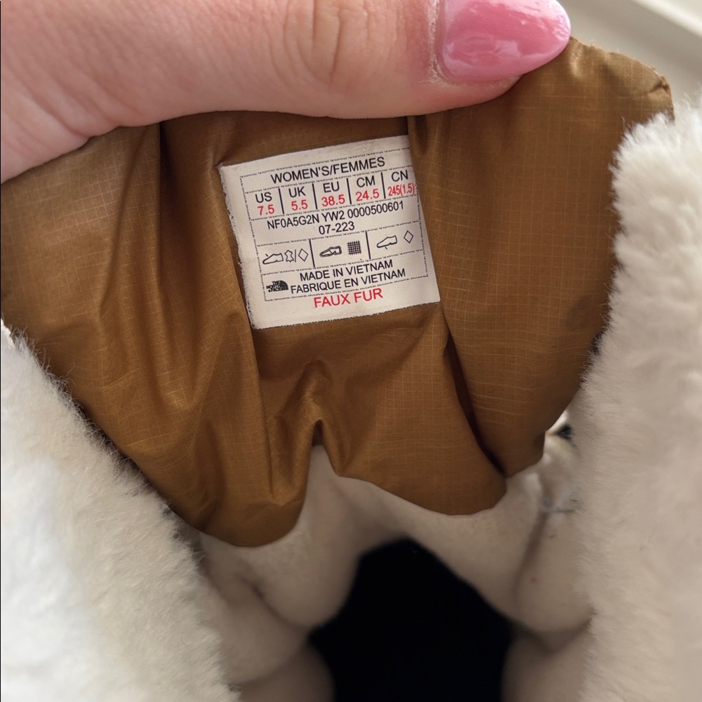 The North Face Brown and Black Insulated Boots - Picture 4 of 6